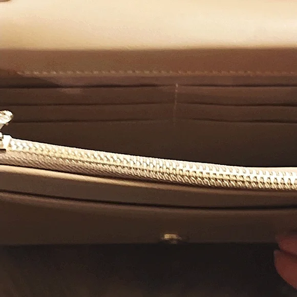 NWT VALENTINO ORLANDI, CROSSBODY BAG PURSE. VEGAN LEATHER. - Picture 7 of 9